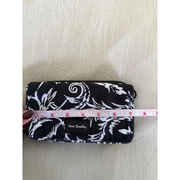 Vera Bradley Iconic RFID Wristlet Wallet Black White Floral Smartphone Zip Case - Picture 6 of 7